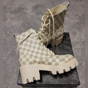 MDT Combat Boots- Off White